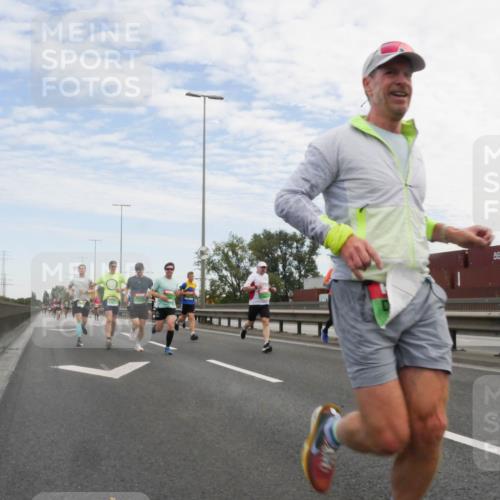 03.10.2025 - Köhlbrandbrückenlauf Matties Gatica Varas http://msf.ph/oto/9169878 03.10.2025 15:14:55 Position 3  meine-sportfotos.de
