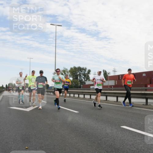 03.10.2025 - Köhlbrandbrückenlauf Matties Gatica Varas http://msf.ph/oto/9169882 03.10.2025 15:14:56 Position 3  meine-sportfotos.de