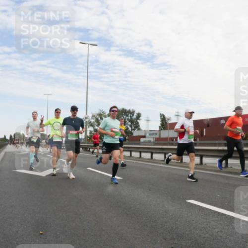 03.10.2025 - Köhlbrandbrückenlauf Matties Gatica Varas http://msf.ph/oto/9169884 03.10.2025 15:14:57 Position 3  meine-sportfotos.de