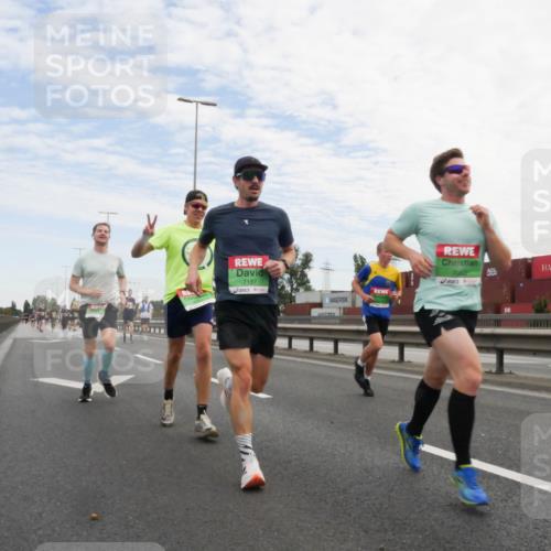 03.10.2025 - Köhlbrandbrückenlauf Matties Gatica Varas http://msf.ph/oto/9169888 03.10.2025 15:14:58 Position 3 7187, 7083 meine-sportfotos.de