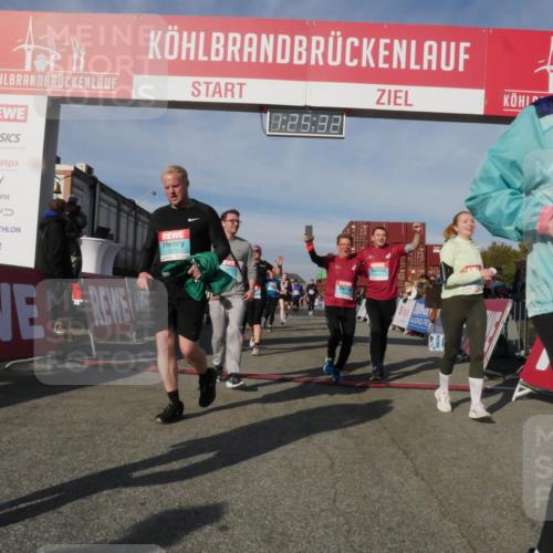 03.10.2025 - Köhlbrandbrückenlauf Matties Gatica Varas http://msf.ph/oto/9169898 03.10.2025 10:25:34 Ziel 1414, 1839, 1967, 2019, 2036, 2151, 2244, 2245, 2417, 2828, 3003, 3004, 3159, 3389, 3405, 3706, 3713 meine-sportfotos.de