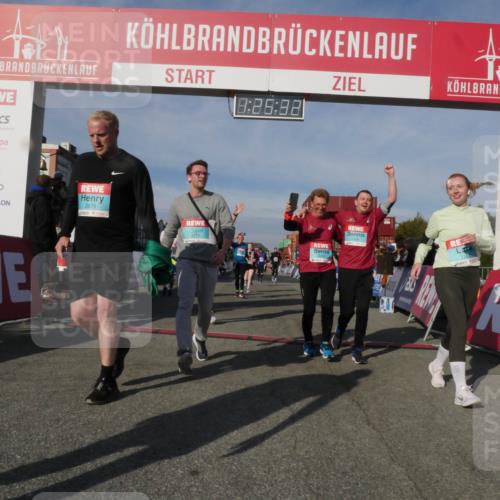 03.10.2025 - Köhlbrandbrückenlauf Matties Gatica Varas http://msf.ph/oto/9169901 03.10.2025 10:25:34 Ziel 1414, 1839, 1967, 2019, 2036, 2151, 2244, 2245, 2417, 2828, 3003, 3004, 3159, 3389, 3405, 3706, 3713 meine-sportfotos.de