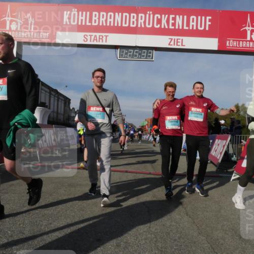 03.10.2025 - Köhlbrandbrückenlauf Matties Gatica Varas http://msf.ph/oto/9169902 03.10.2025 10:25:35 Ziel 1414, 1653, 1839, 1967, 2019, 2036, 2151, 2244, 2245, 2417, 2828, 3159, 3389, 3405, 3706, 3713 meine-sportfotos.de