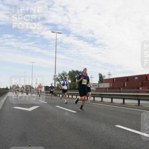 03.10.2025 - Köhlbrandbrückenlauf Matties Gatica Varas http://msf.ph/oto/9169907 03.10.2025 15:15:02 Position 3  meine-sportfotos.de