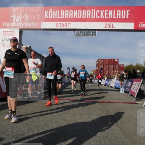 03.10.2025 - Köhlbrandbrückenlauf Matties Gatica Varas http://msf.ph/oto/9169910 03.10.2025 10:25:37 Ziel 1414, 1653, 1839, 1950, 1967, 2019, 2036, 2151, 2244, 2245, 3022, 3024, 3026, 3027, 3159, 3389, 3405, 3713 meine-sportfotos.de