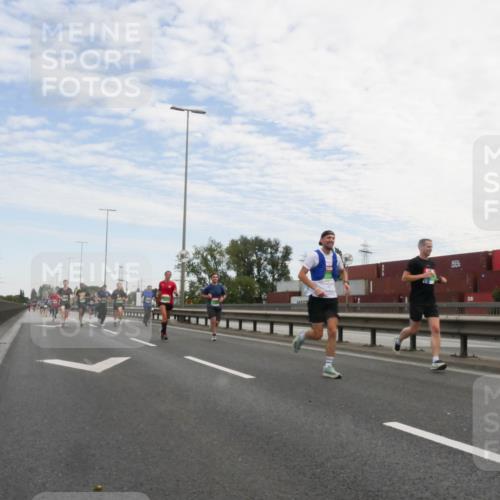 03.10.2025 - Köhlbrandbrückenlauf Matties Gatica Varas http://msf.ph/oto/9169913 03.10.2025 15:15:03 Position 3  meine-sportfotos.de