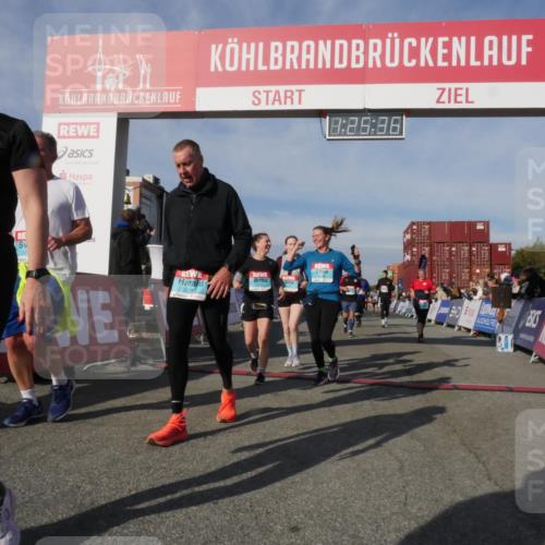 03.10.2025 - Köhlbrandbrückenlauf Matties Gatica Varas http://msf.ph/oto/9169914 03.10.2025 10:25:38 Ziel 1414, 1652, 1653, 1839, 1950, 1967, 2151, 2244, 2245, 3022, 3024, 3026, 3027, 3159, 3389, 3405, 3441, 3713 meine-sportfotos.de