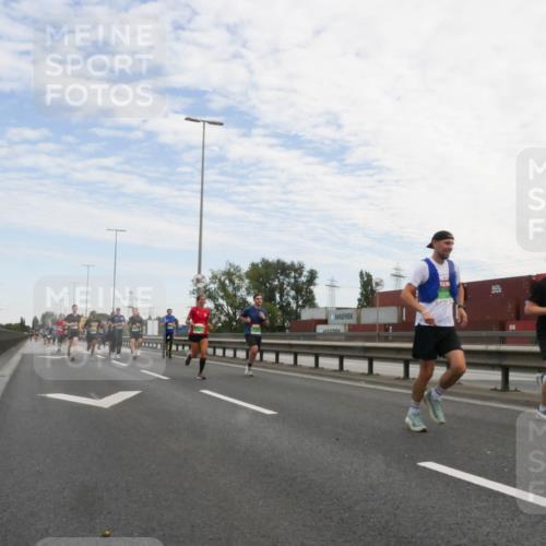 03.10.2025 - Köhlbrandbrückenlauf Matties Gatica Varas http://msf.ph/oto/9169915 03.10.2025 15:15:04 Position 3  meine-sportfotos.de