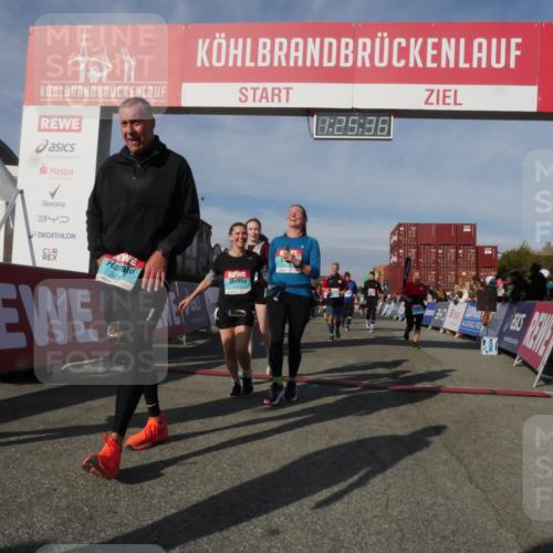 03.10.2025 - Köhlbrandbrückenlauf Matties Gatica Varas http://msf.ph/oto/9169916 03.10.2025 10:25:38 Ziel 1414, 1652, 1653, 1839, 1950, 1967, 2151, 2244, 2245, 3022, 3024, 3026, 3027, 3159, 3389, 3405, 3441, 3713 meine-sportfotos.de