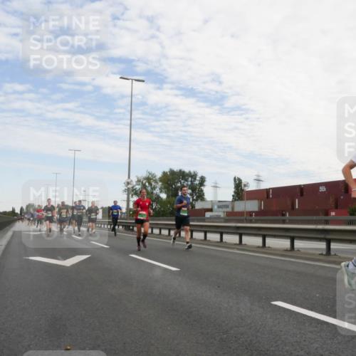 03.10.2025 - Köhlbrandbrückenlauf Matties Gatica Varas http://msf.ph/oto/9169917 03.10.2025 15:15:04 Position 3  meine-sportfotos.de