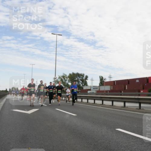 03.10.2025 - Köhlbrandbrückenlauf Matties Gatica Varas http://msf.ph/oto/9169926 03.10.2025 15:15:07 Position 3  meine-sportfotos.de