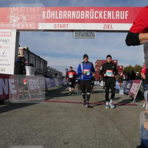 03.10.2025 - Köhlbrandbrückenlauf Matties Gatica Varas http://msf.ph/oto/9169938 03.10.2025 10:25:43 Ziel 1414, 1652, 1653, 1839, 1950, 1967, 1998, 2002, 2003, 2151, 2244, 2245, 3022, 3024, 3026, 3027, 3441, 3443, 3713 meine-sportfotos.de