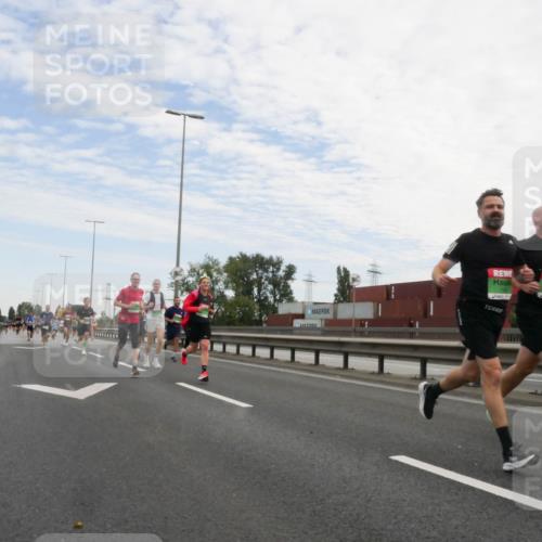 03.10.2025 - Köhlbrandbrückenlauf Matties Gatica Varas http://msf.ph/oto/9169941 03.10.2025 15:15:10 Position 3  meine-sportfotos.de