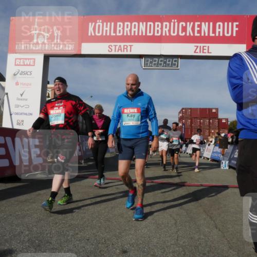 03.10.2025 - Köhlbrandbrückenlauf Matties Gatica Varas http://msf.ph/oto/9169952 03.10.2025 10:25:47 Ziel 1652, 1653, 1948, 1950, 1998, 2002, 2003, 2251, 2489, 2787, 3022, 3024, 3026, 3027, 3441, 3443 meine-sportfotos.de