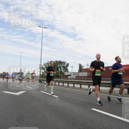 03.10.2025 - Köhlbrandbrückenlauf Matties Gatica Varas http://msf.ph/oto/9169954 03.10.2025 15:15:14 Position 3  meine-sportfotos.de