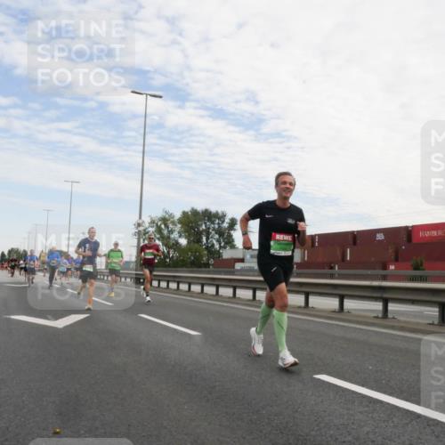 03.10.2025 - Köhlbrandbrückenlauf Matties Gatica Varas http://msf.ph/oto/9169958 03.10.2025 15:15:15 Position 3  meine-sportfotos.de