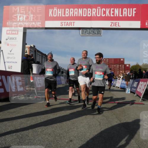 03.10.2025 - Köhlbrandbrückenlauf Matties Gatica Varas http://msf.ph/oto/9169961 03.10.2025 10:25:49 Ziel 1652, 1948, 1950, 1998, 2002, 2003, 2251, 2382, 2383, 2489, 2635, 2644, 2787, 3441, 3443 meine-sportfotos.de