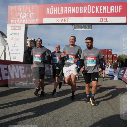 03.10.2025 - Köhlbrandbrückenlauf Matties Gatica Varas http://msf.ph/oto/9169963 03.10.2025 10:25:49 Ziel 1652, 1948, 1950, 1998, 2002, 2003, 2251, 2382, 2383, 2489, 2635, 2644, 2787, 3441, 3443 meine-sportfotos.de