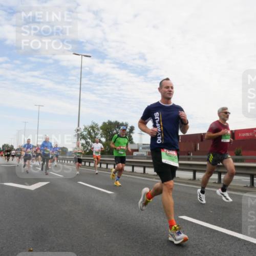 03.10.2025 - Köhlbrandbrückenlauf Matties Gatica Varas http://msf.ph/oto/9169966 03.10.2025 15:15:17 Position 3 9306 meine-sportfotos.de