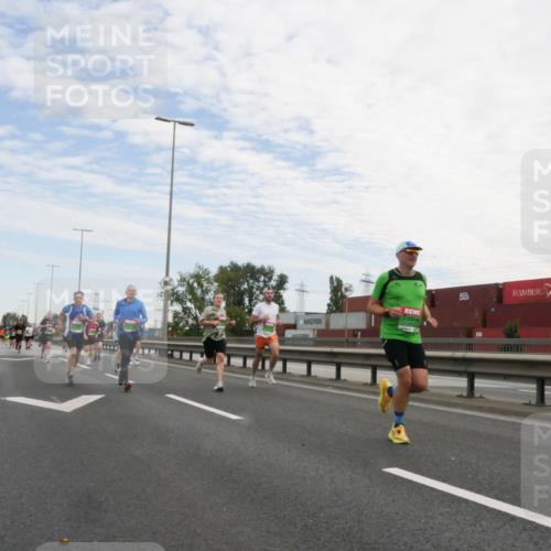 03.10.2025 - Köhlbrandbrückenlauf Matties Gatica Varas http://msf.ph/oto/9169970 03.10.2025 15:15:18 Position 3  meine-sportfotos.de