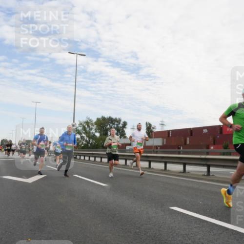 03.10.2025 - Köhlbrandbrückenlauf Matties Gatica Varas http://msf.ph/oto/9169973 03.10.2025 15:15:18 Position 3  meine-sportfotos.de