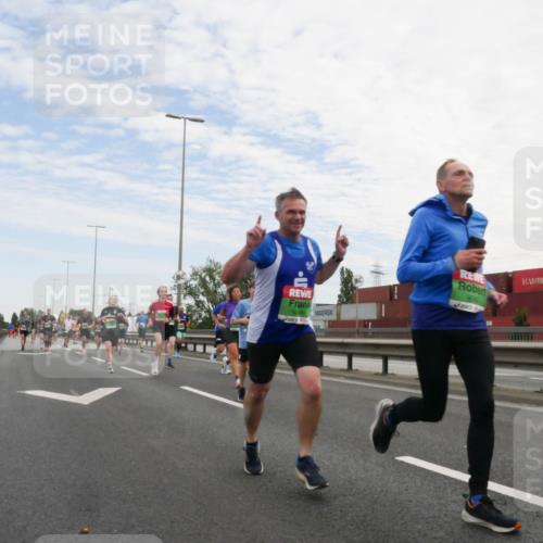 03.10.2025 - Köhlbrandbrückenlauf Matties Gatica Varas http://msf.ph/oto/9169980 03.10.2025 15:15:20 Position 3 999, 9661 meine-sportfotos.de