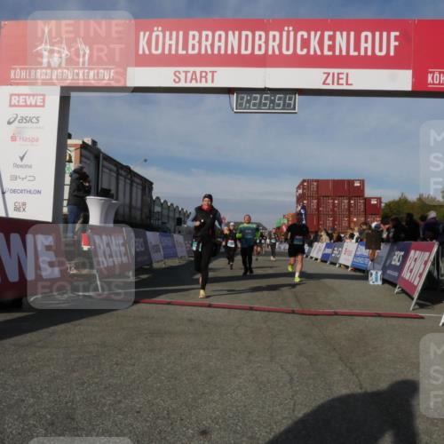 03.10.2025 - Köhlbrandbrückenlauf Matties Gatica Varas http://msf.ph/oto/9169991 03.10.2025 10:25:56 Ziel 1948, 2000, 2251, 2382, 2383, 2406, 2489, 2635, 2644, 2787 meine-sportfotos.de