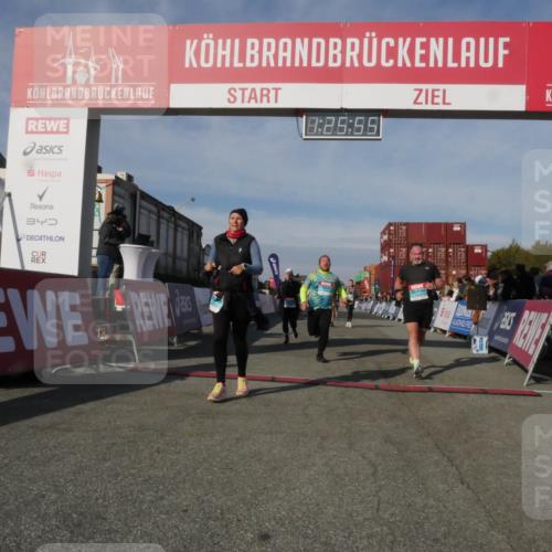 03.10.2025 - Köhlbrandbrückenlauf Matties Gatica Varas http://msf.ph/oto/9169994 03.10.2025 10:25:57 Ziel 1948, 2000, 2251, 2382, 2383, 2406, 2635, 2644, 2787 meine-sportfotos.de