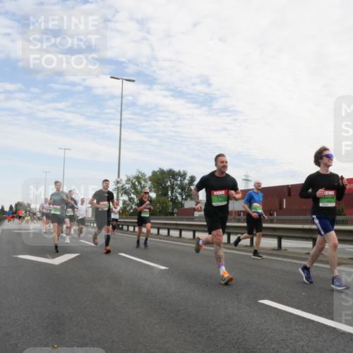 03.10.2025 - Köhlbrandbrückenlauf Matties Gatica Varas http://msf.ph/oto/9170002 03.10.2025 15:15:26 Position 3  meine-sportfotos.de
