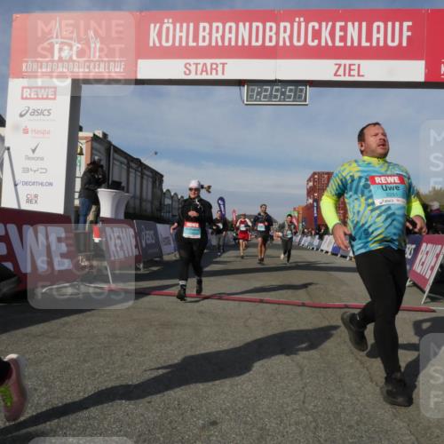03.10.2025 - Köhlbrandbrückenlauf Matties Gatica Varas http://msf.ph/oto/9170003 03.10.2025 10:25:59 Ziel 1940, 2000, 2382, 2383, 2406, 2532, 2635, 2644 meine-sportfotos.de