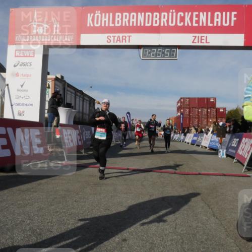03.10.2025 - Köhlbrandbrückenlauf Matties Gatica Varas http://msf.ph/oto/9170005 03.10.2025 10:25:59 Ziel 1940, 2000, 2382, 2383, 2406, 2532, 2635, 2644 meine-sportfotos.de