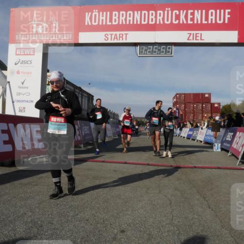 03.10.2025 - Köhlbrandbrückenlauf Matties Gatica Varas http://msf.ph/oto/9170010 03.10.2025 10:26:01 Ziel 1940, 2000, 2382, 2383, 2406, 2532, 2635, 2644 meine-sportfotos.de