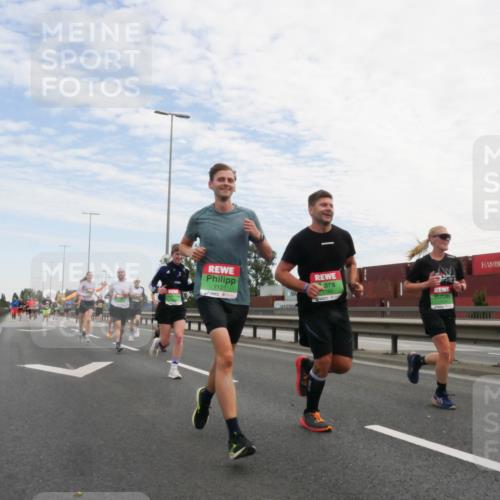 03.10.2025 - Köhlbrandbrückenlauf Matties Gatica Varas http://msf.ph/oto/9170011 03.10.2025 15:15:28 Position 3 7127 meine-sportfotos.de