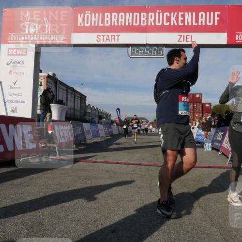 03.10.2025 - Köhlbrandbrückenlauf Matties Gatica Varas http://msf.ph/oto/9170018 03.10.2025 10:26:03 Ziel 1924, 1940, 2000, 2406, 2532, 3151 meine-sportfotos.de