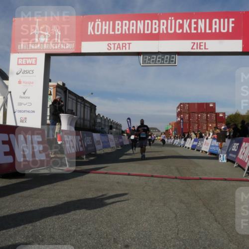 03.10.2025 - Köhlbrandbrückenlauf Matties Gatica Varas http://msf.ph/oto/9170024 03.10.2025 10:26:04 Ziel 1847, 1924, 1940, 2000, 2406, 2532, 3151 meine-sportfotos.de