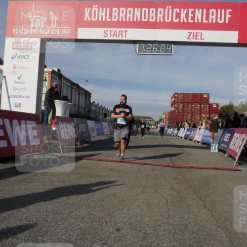 03.10.2025 - Köhlbrandbrückenlauf Matties Gatica Varas http://msf.ph/oto/9170032 03.10.2025 10:26:06 Ziel 1847, 1924, 1940, 2000, 2111, 2406, 2532, 3151 meine-sportfotos.de