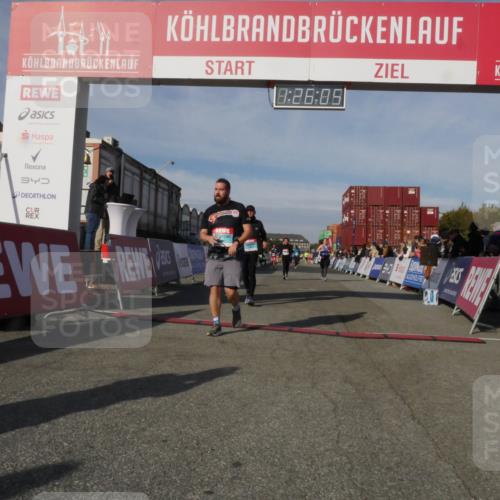 03.10.2025 - Köhlbrandbrückenlauf Matties Gatica Varas http://msf.ph/oto/9170034 03.10.2025 10:26:07 Ziel 1847, 1924, 1940, 2111, 2406, 2532, 3151 meine-sportfotos.de