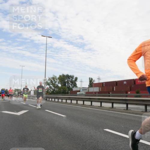 03.10.2025 - Köhlbrandbrückenlauf Matties Gatica Varas http://msf.ph/oto/9170035 03.10.2025 15:15:33 Position 3 7584 meine-sportfotos.de