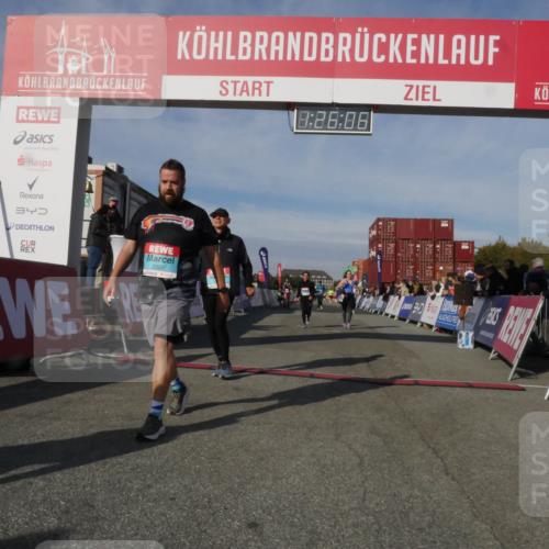 03.10.2025 - Köhlbrandbrückenlauf Matties Gatica Varas http://msf.ph/oto/9170040 03.10.2025 10:26:08 Ziel 1847, 1924, 1940, 2111, 2406, 2532, 3151 meine-sportfotos.de