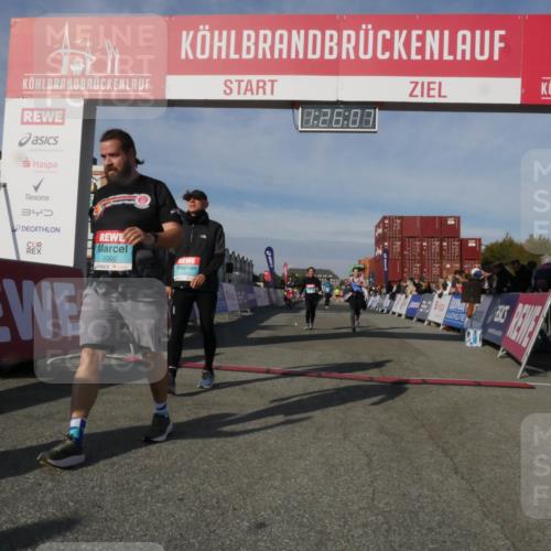 03.10.2025 - Köhlbrandbrückenlauf Matties Gatica Varas http://msf.ph/oto/9170042 03.10.2025 10:26:09 Ziel 1847, 1924, 1940, 2111, 2532, 3151, 3586 meine-sportfotos.de