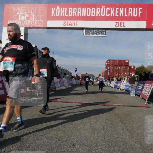 03.10.2025 - Köhlbrandbrückenlauf Matties Gatica Varas http://msf.ph/oto/9170044 03.10.2025 10:26:09 Ziel 1847, 1924, 1940, 2111, 2532, 3151, 3586 meine-sportfotos.de