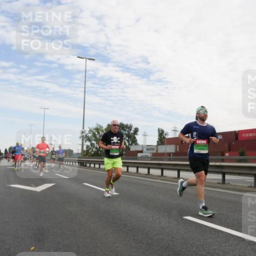 03.10.2025 - Köhlbrandbrückenlauf Matties Gatica Varas http://msf.ph/oto/9170047 03.10.2025 15:15:36 Position 3  meine-sportfotos.de