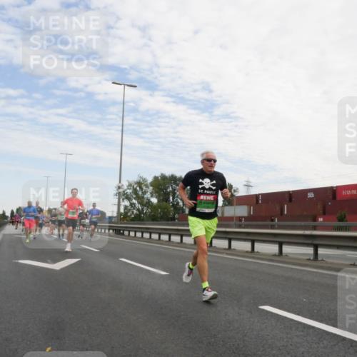 03.10.2025 - Köhlbrandbrückenlauf Matties Gatica Varas http://msf.ph/oto/9170050 03.10.2025 15:15:36 Position 3  meine-sportfotos.de