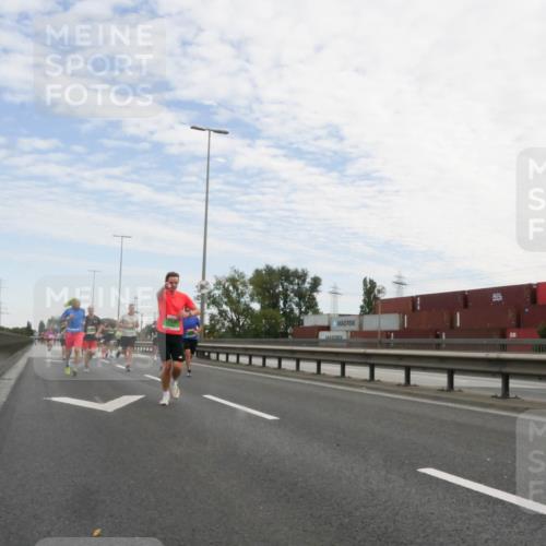 03.10.2025 - Köhlbrandbrückenlauf Matties Gatica Varas http://msf.ph/oto/9170052 03.10.2025 15:15:37 Position 3  meine-sportfotos.de