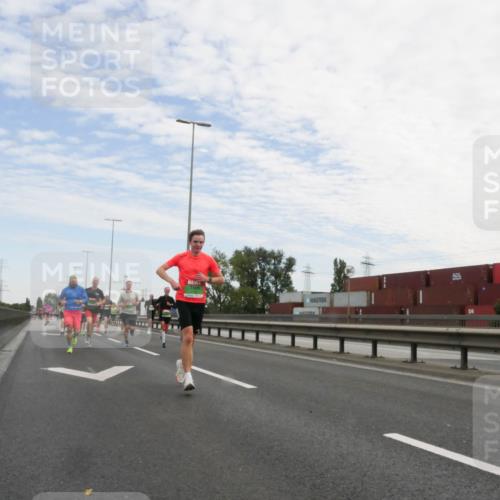 03.10.2025 - Köhlbrandbrückenlauf Matties Gatica Varas http://msf.ph/oto/9170053 03.10.2025 15:15:38 Position 3  meine-sportfotos.de