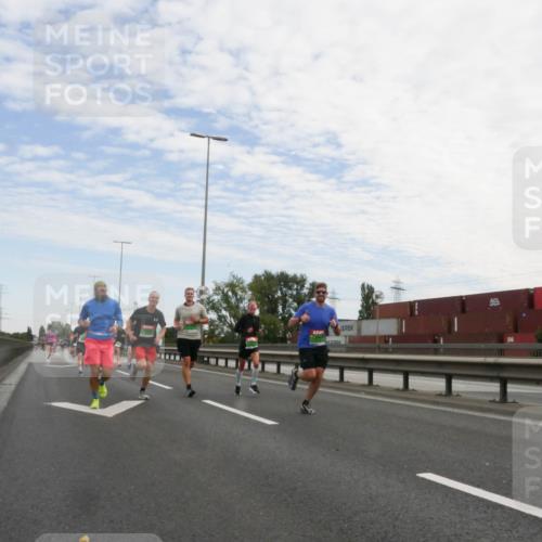 03.10.2025 - Köhlbrandbrückenlauf Matties Gatica Varas http://msf.ph/oto/9170057 03.10.2025 15:15:39 Position 3  meine-sportfotos.de