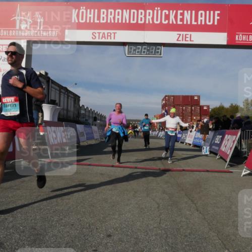 03.10.2025 - Köhlbrandbrückenlauf Matties Gatica Varas http://msf.ph/oto/9170071 03.10.2025 10:26:15 Ziel 1847, 1924, 2001, 2111, 2676, 2681, 3447, 3555, 3586 meine-sportfotos.de
