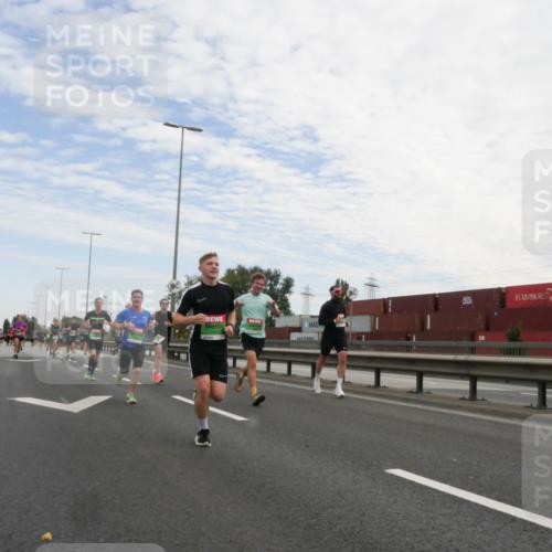 03.10.2025 - Köhlbrandbrückenlauf Matties Gatica Varas http://msf.ph/oto/9170072 03.10.2025 15:15:43 Position 3  meine-sportfotos.de