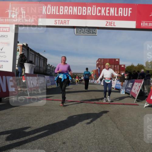 03.10.2025 - Köhlbrandbrückenlauf Matties Gatica Varas http://msf.ph/oto/9170073 03.10.2025 10:26:16 Ziel 1847, 1949, 2001, 2111, 2676, 2681, 3447, 3555, 3586 meine-sportfotos.de