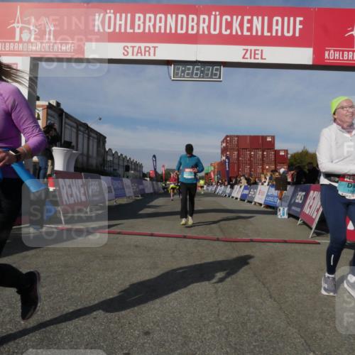03.10.2025 - Köhlbrandbrückenlauf Matties Gatica Varas http://msf.ph/oto/9170079 03.10.2025 10:26:17 Ziel 1904, 1949, 2001, 2111, 2676, 2681, 3447, 3555, 3586 meine-sportfotos.de